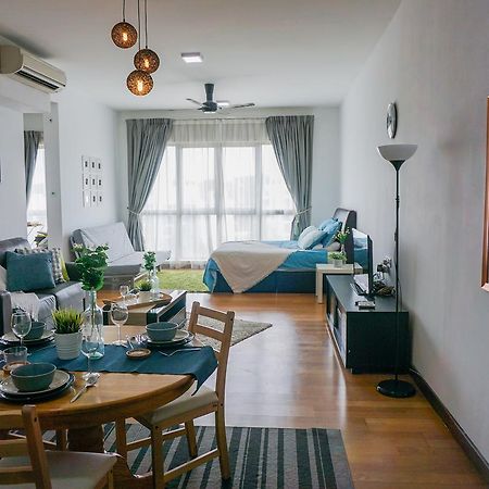 Regalia Suites Куала-Лумпур Экстерьер фото